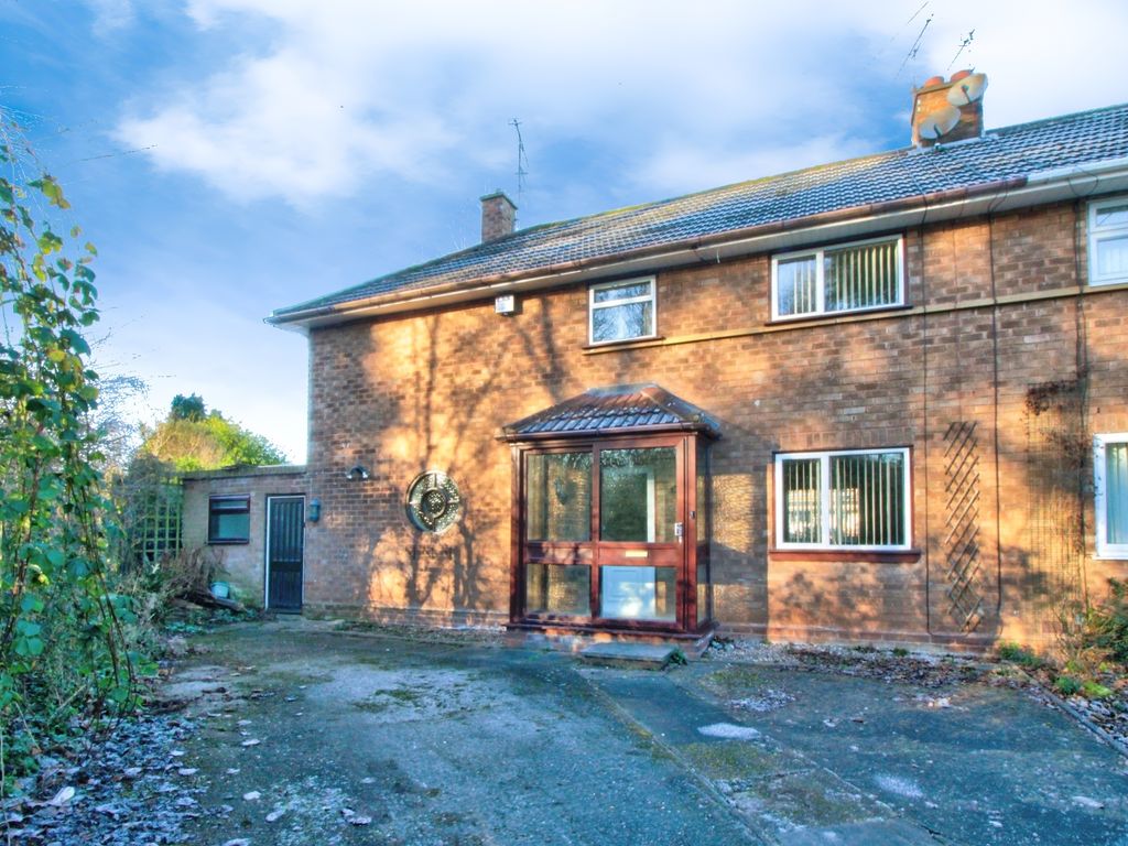 3 bed semidetached house for sale in Beech Close, Wolverhampton WV10