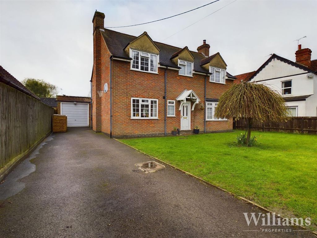 3 bed detached house for sale in High Street, Westcott, Buckinghamshire