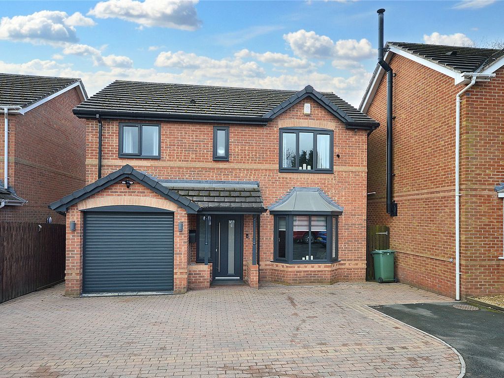 4 bed detached house for sale in Thorpe Lane, Leeds LS10, £399,950 Zoopla