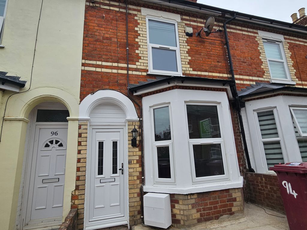 3 bed terraced house for sale in Cholmeley Road, Reading RG1, £375,000 Zoopla