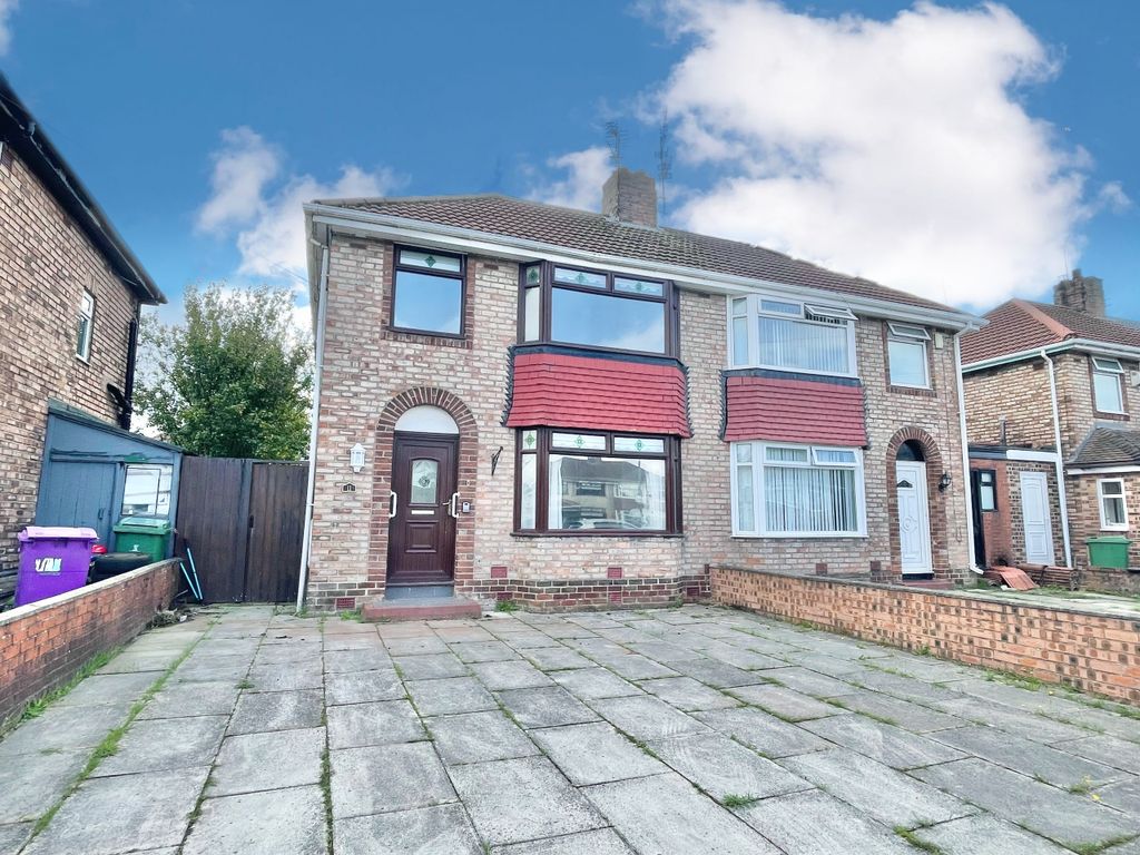 3 bed semidetached house to rent in Armscot Close, Hunts Cross