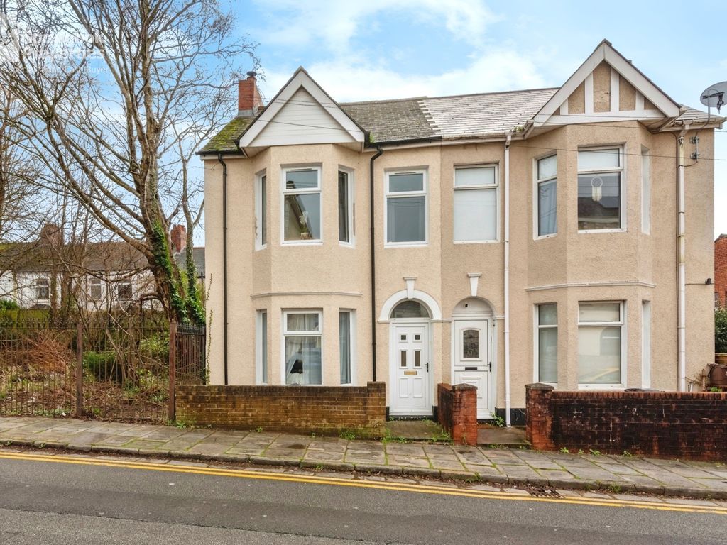 3 bed semidetached house for sale in Kensington Place, Newport, Gwent