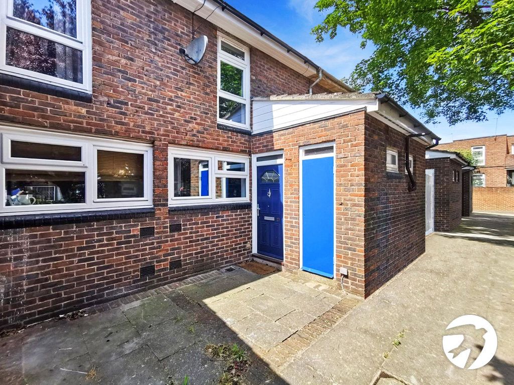 3 bed detached house to rent in Pattison Walk, London, Woolwich SE18