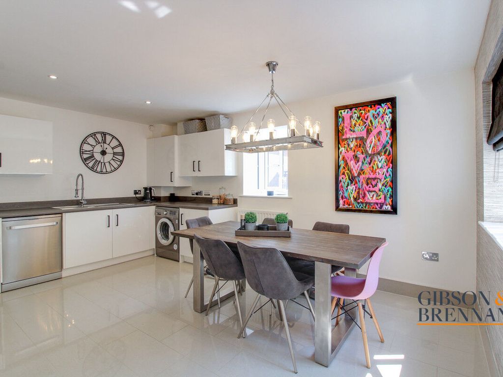 3 bed end terrace house for sale in Warwick Crescent, Basildon SS15, £