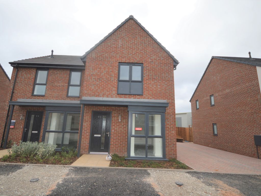 2 bed semidetached house to rent in Wilmot Drive, Knutton, Newcastle