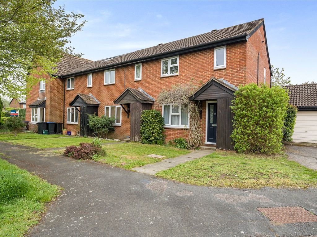 3 bed end terrace house for sale in Goldsworth Park, Woking, Surrey GU21, £425,000 Zoopla
