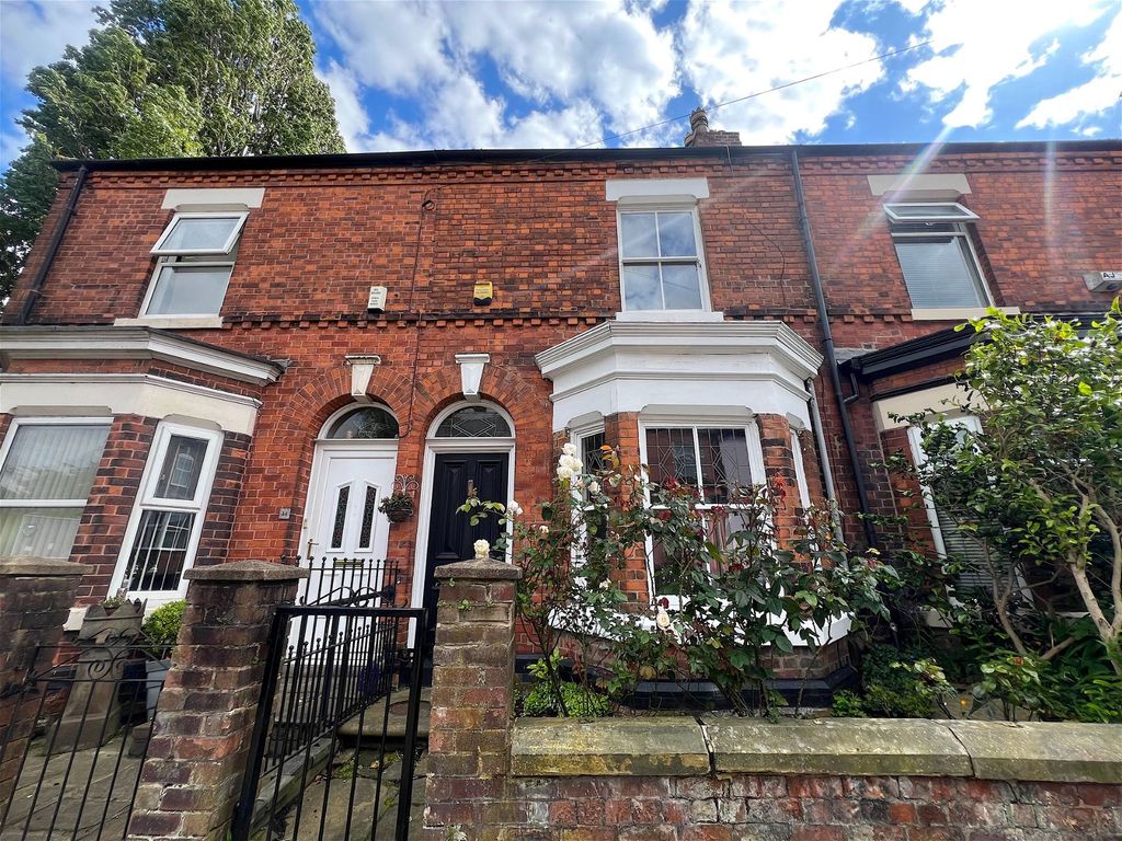 3 bed terraced house for sale in Church Road, Stockport SK4, £250,000
