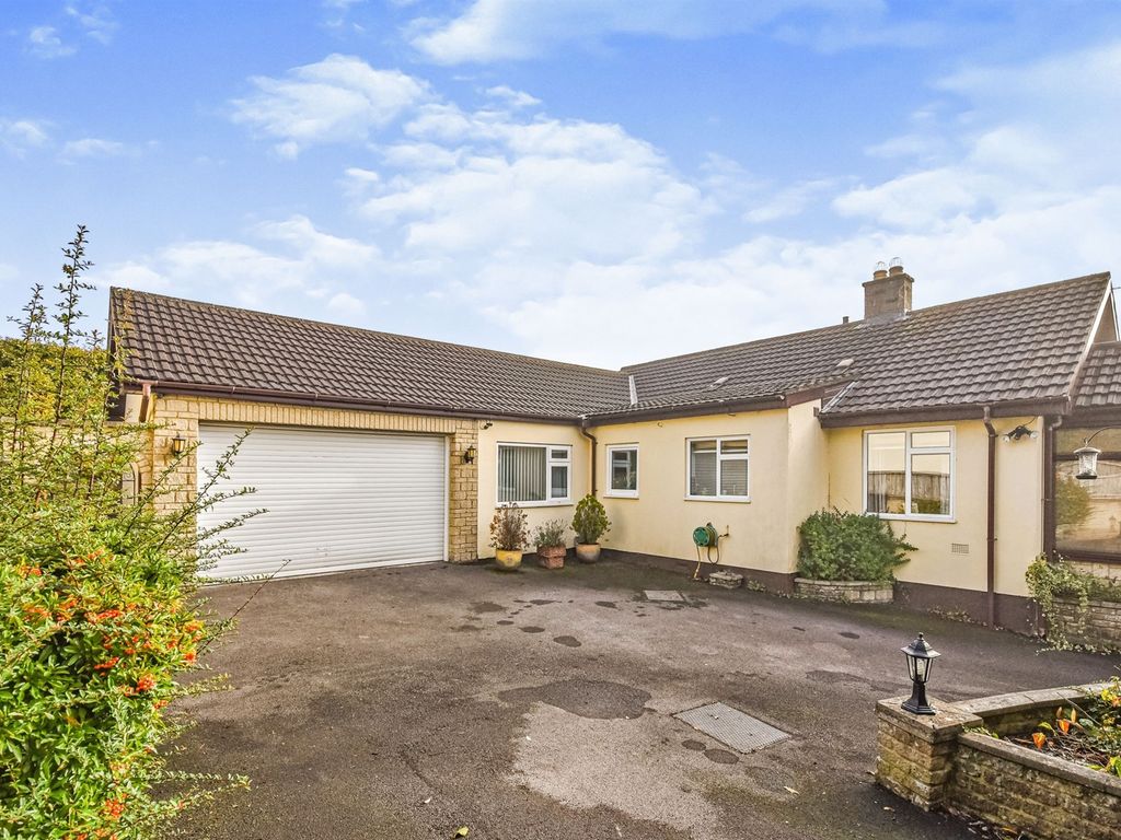 3 bed detached bungalow for sale in Longleat Lane, Radstock