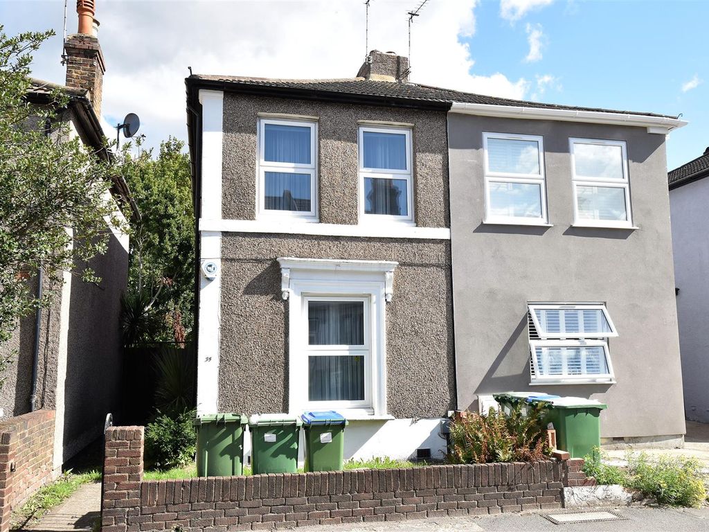 2 bed semidetached house to rent in Woolwich Road, Bexleyheath DA7