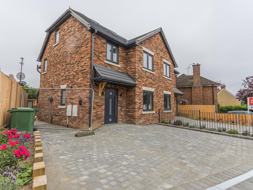 New home, 4 bed semidetached house for sale in Grove Avenue, Harpenden