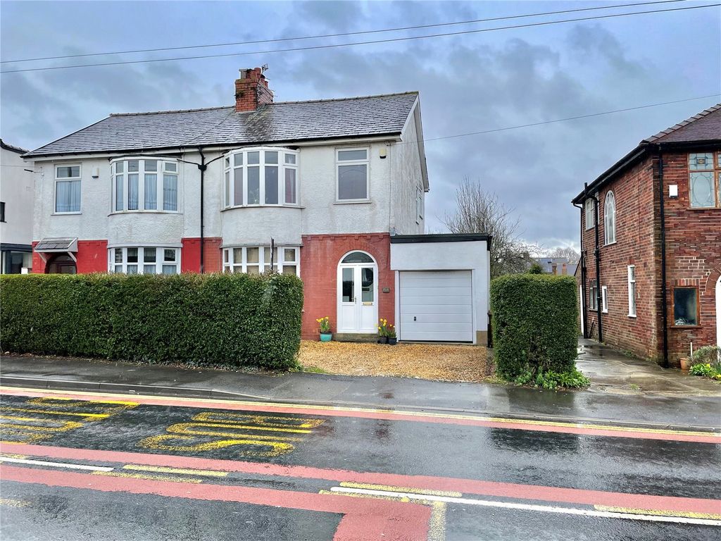 3 bed semidetached house for sale in Black Bull Lane, Fulwood, Preston