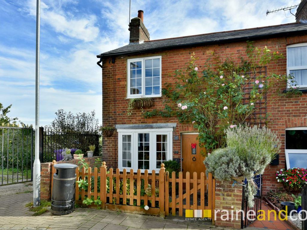 2 bed cottage for sale in New Town, Codicote SG4, £390,000 Zoopla