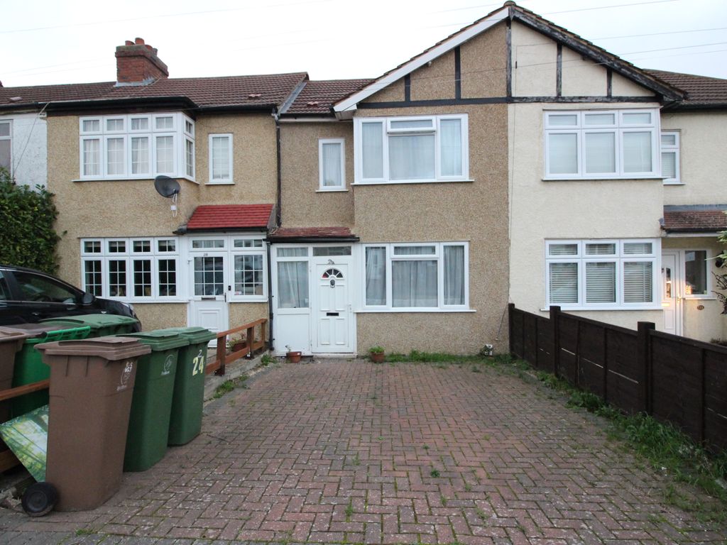 3 bed terraced house for sale in Conrad Drive, Worcester Park KT4 Zoopla