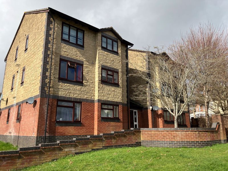 1 bed flat for sale in Beaulieu Drive, Abbey Manor Park, Yeovil BA21