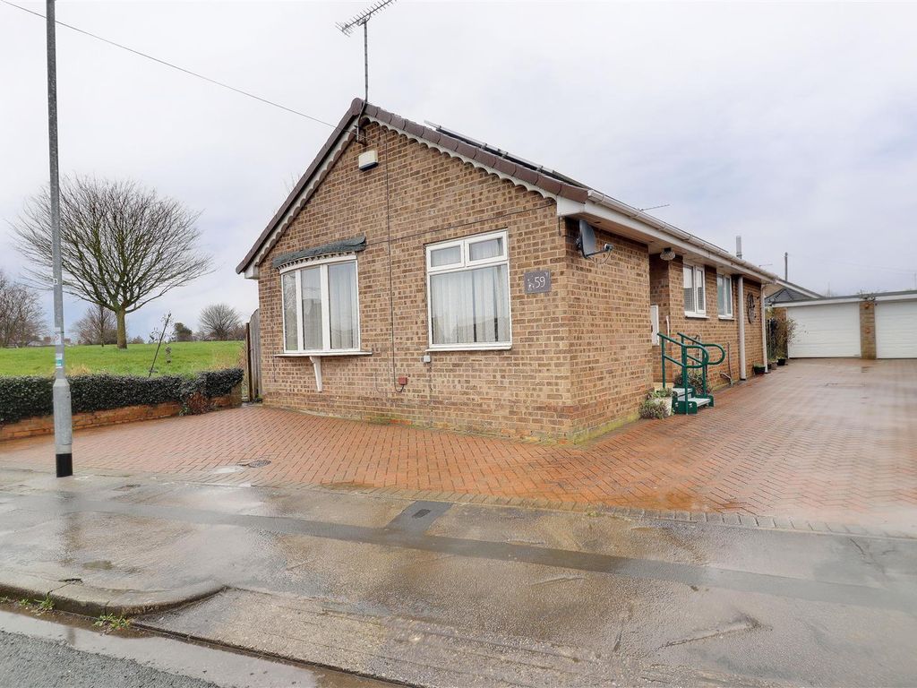 3 bed detached bungalow for sale in Maplewood Avenue, Hull HU5, £
