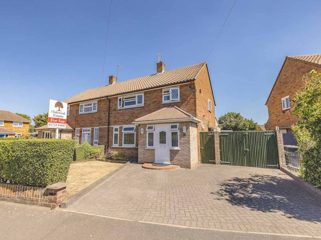 3 bed semidetached house for sale in Swabey Road, Langley, Slough SL3