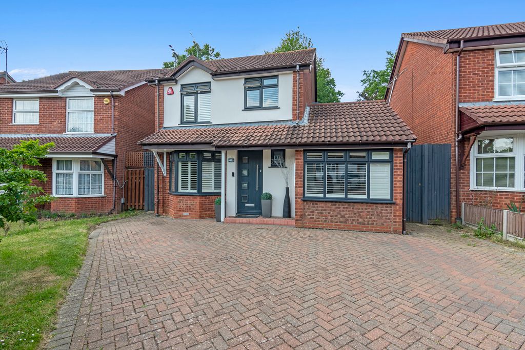 3 bed detached house for sale in The Campions, Borehamwood WD6 Zoopla