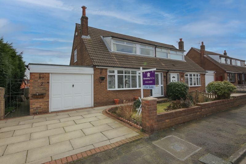 3 bed semidetached house for sale in Mayfair Drive, Hawkley Hall