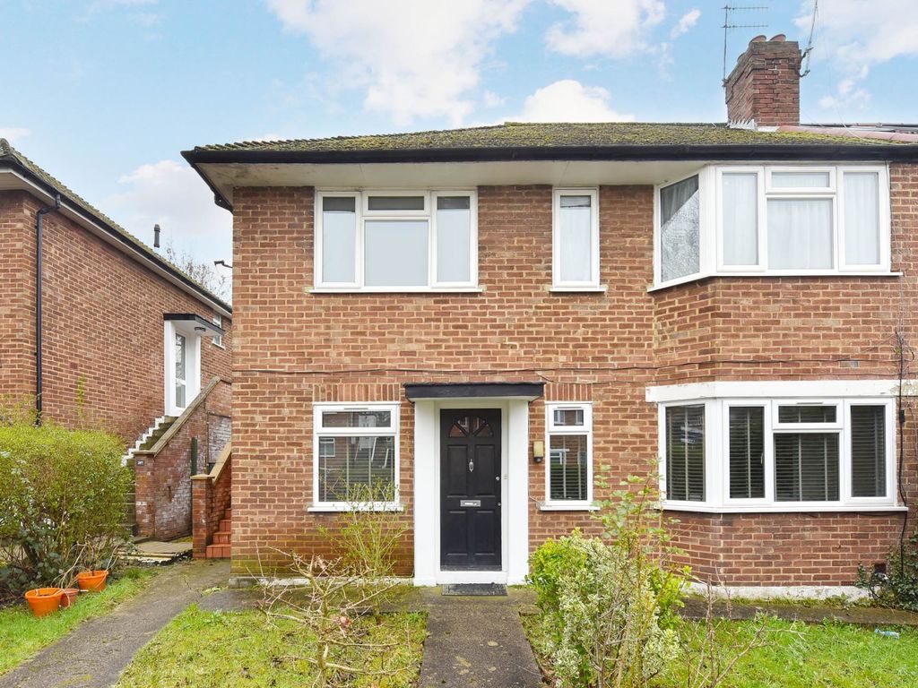 2 bed flat for sale in Cavendish Avenue, London W13, £430,000 Zoopla