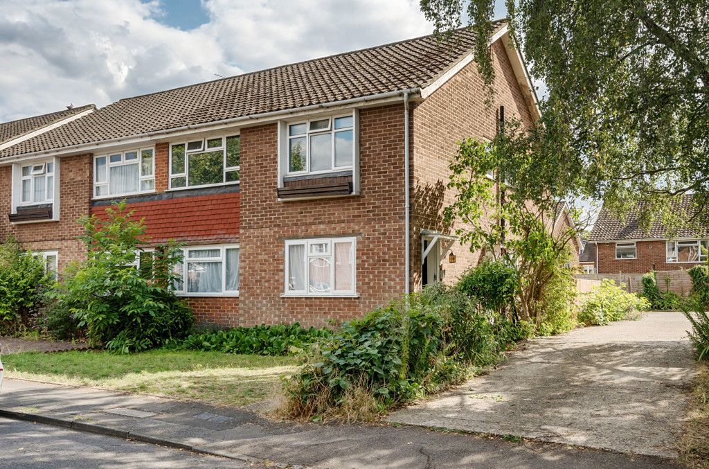 2 bed for sale in Rowland Lodge, College Road, Epsom KT17, £