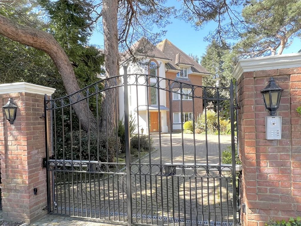 3 bed flat for sale in 24 Nairn Road, Canford Cliffs, Poole BH13, £