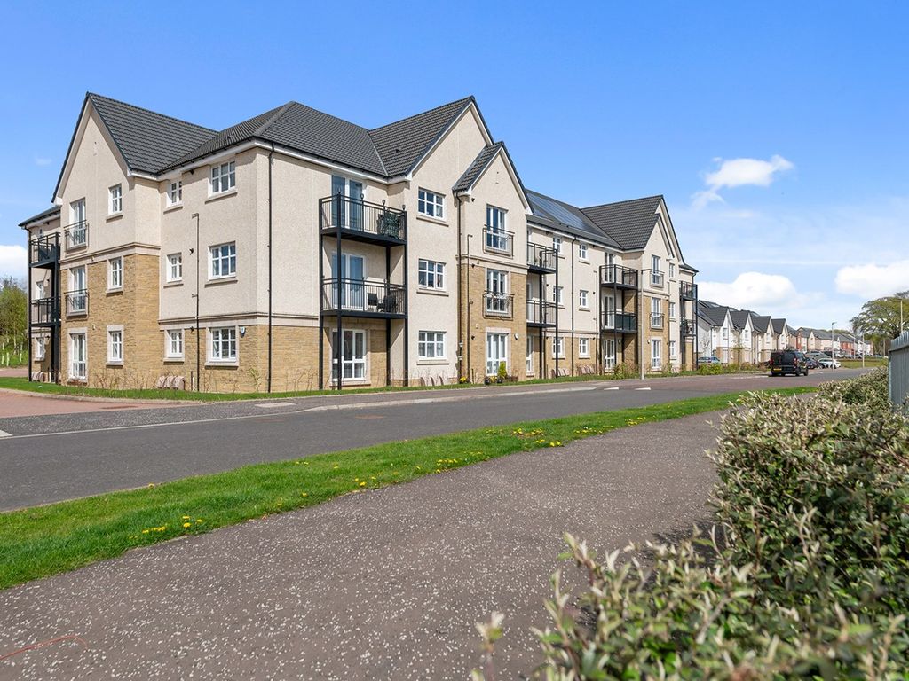 2 bed flat for sale in Jardine Avenue, Larbert FK2, £192,000 Zoopla