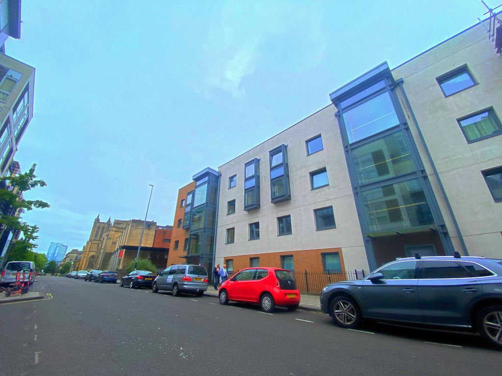 2 bed flat to rent in Deanery Road, Bristol BS1 Zoopla
