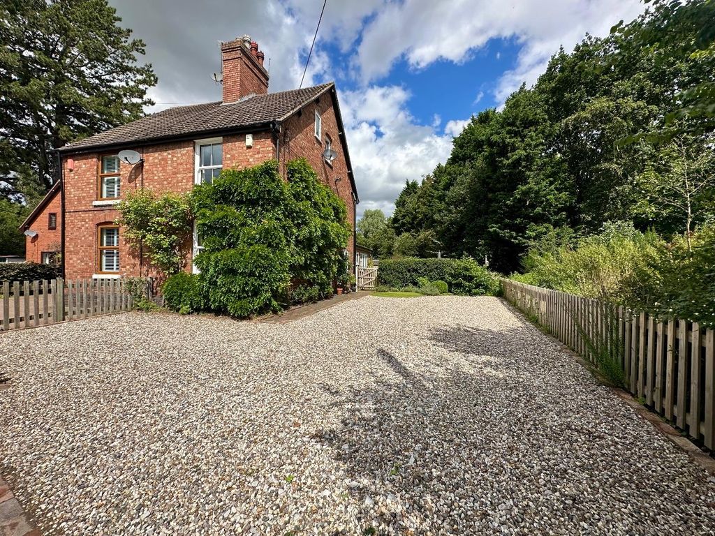 3 bed semidetached house for sale in Coleshill Road, Shustoke