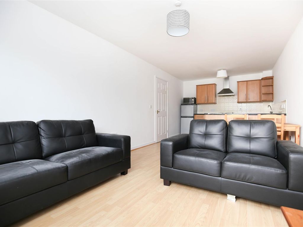 2 bed flat for sale in Appletree Court, Gateshead, Tyne And Wear NE8, £