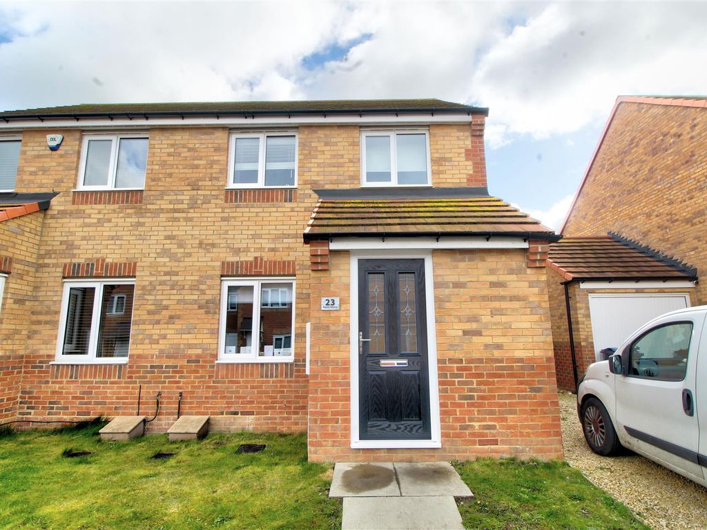 3 bed semidetached house for sale in Henry Street, HettonLeHole