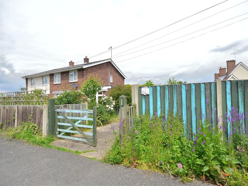 3 bed semidetached house for sale in Warrens Road, Clenchwarton, King