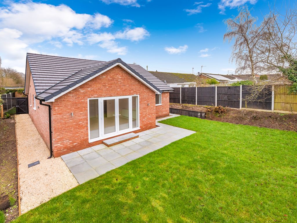 New home, 3 bed detached bungalow for sale in Fishers Lock, Newport TF10 Zoopla