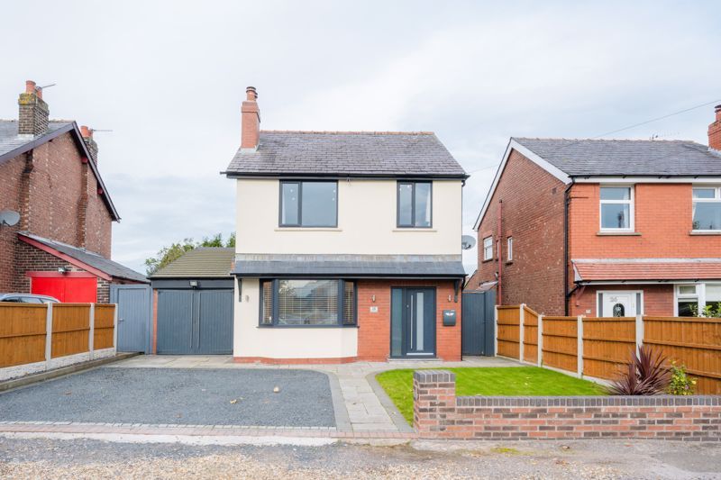3 bed detached house for sale in Holborn Hill, Aughton, Ormskirk L39