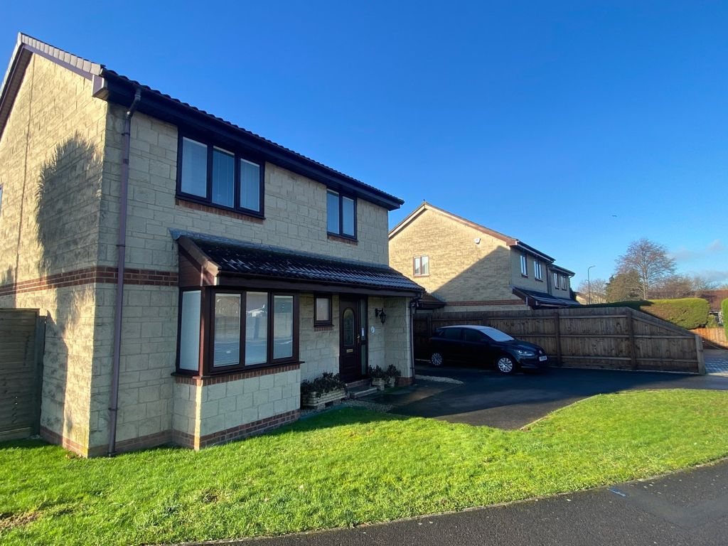 4 bed detached house for sale in Glastonbury Way, Worle, WestonSuperMare BS22 Zoopla