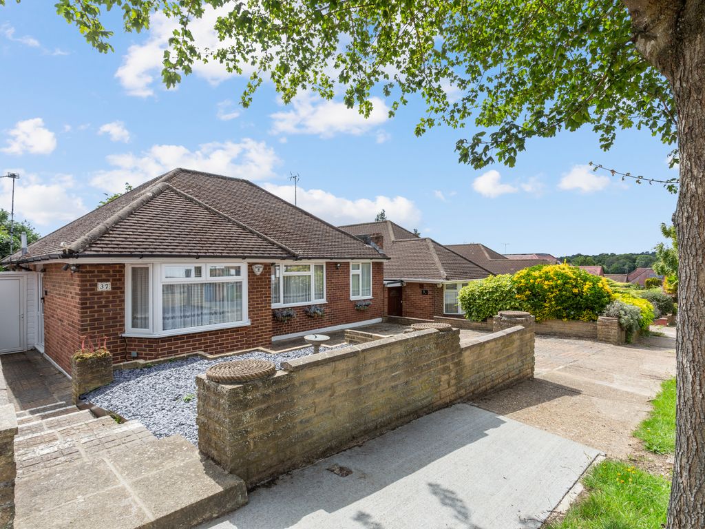 2 bed bungalow for sale in Embry Way, Stanmore HA7, £795,000 Zoopla