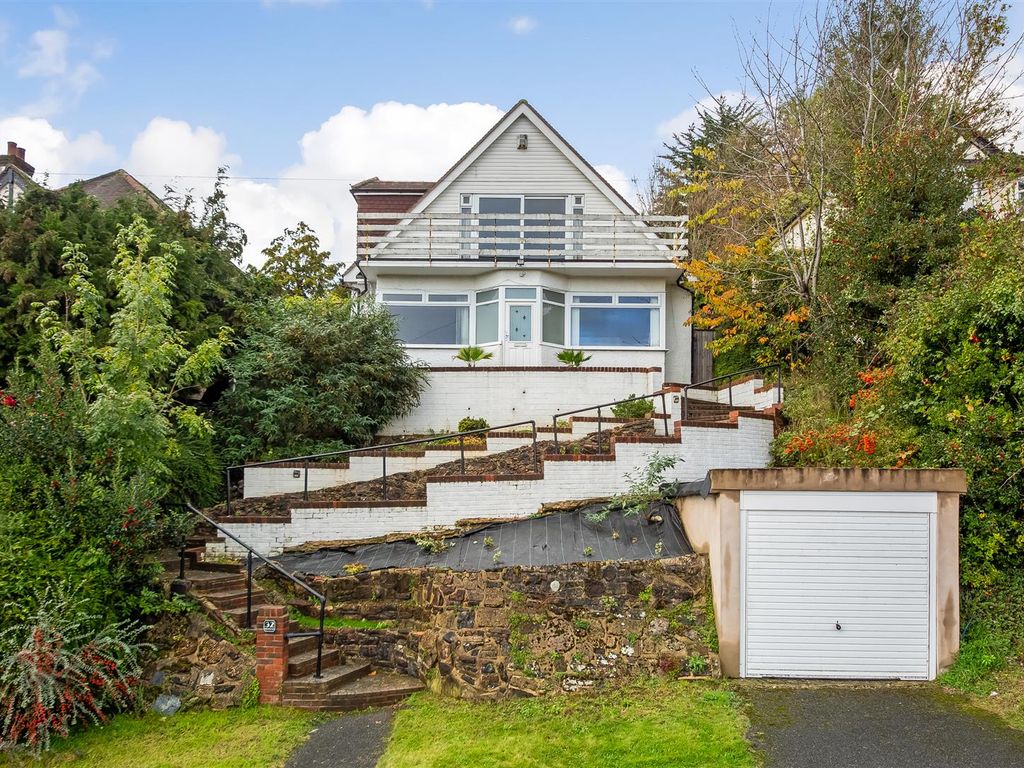 3 bed detached house for sale in Hilltop Road, Whyteleafe CR3, £600,000