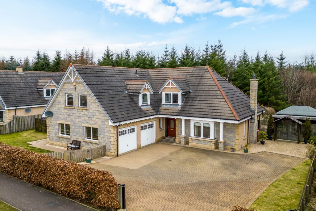 5 bed detached house for sale in Osprey Road, Fowlis, Dundee DD2 Zoopla
