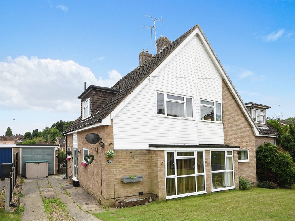2 bed semidetached house for sale in Graysmead, Sible Hedingham