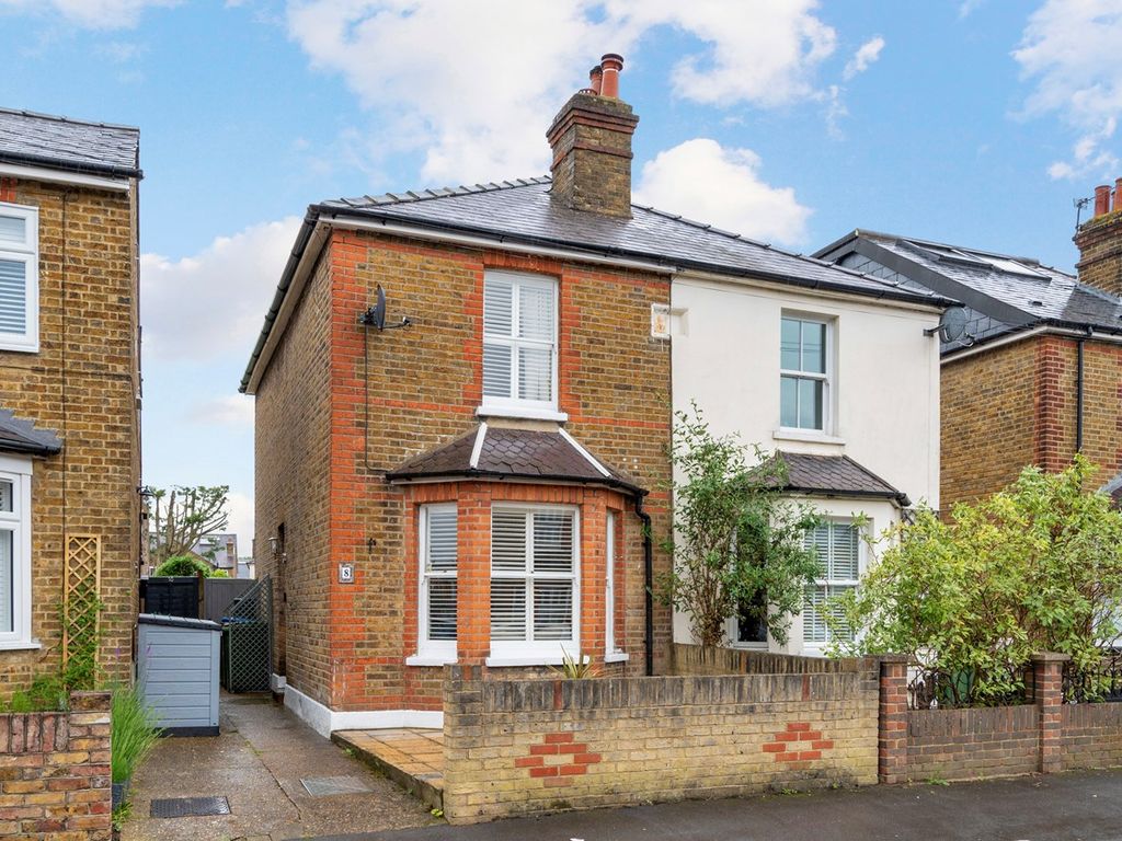 2 bed semidetached house for sale in Russell Road, WaltonOnThames