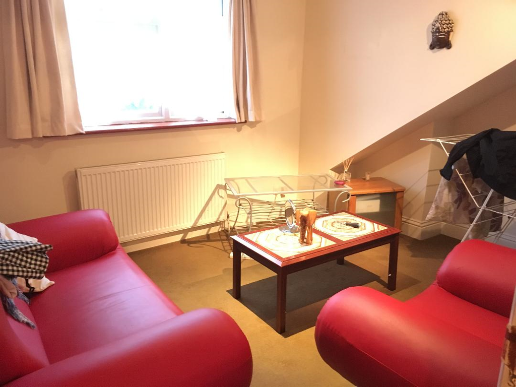 1 bed flat to rent in Very Near Craven Road Area, Ealing Broadway West