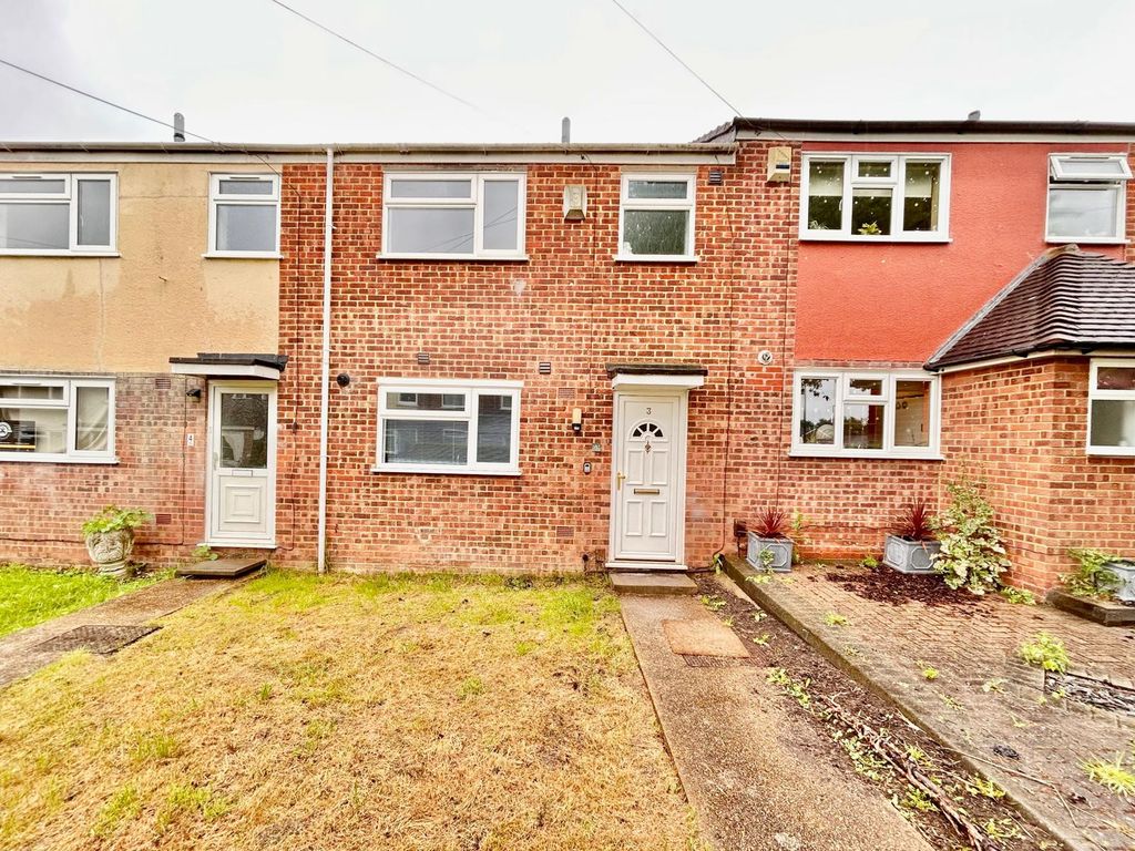3 bed terraced house to rent in Hearne Close, Sittingbourne, Kent