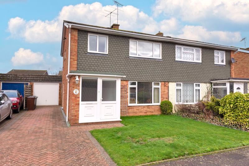3 bed semidetached house for sale in Crown Acres, East Peckham