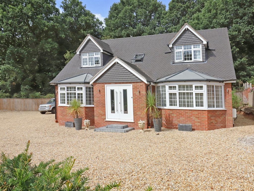 3 bed detached house for sale in Chester Road South, Kidderminster DY10