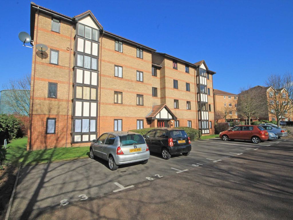2 bed flat to rent in Varsity Drive, Twickenham TW1 Zoopla