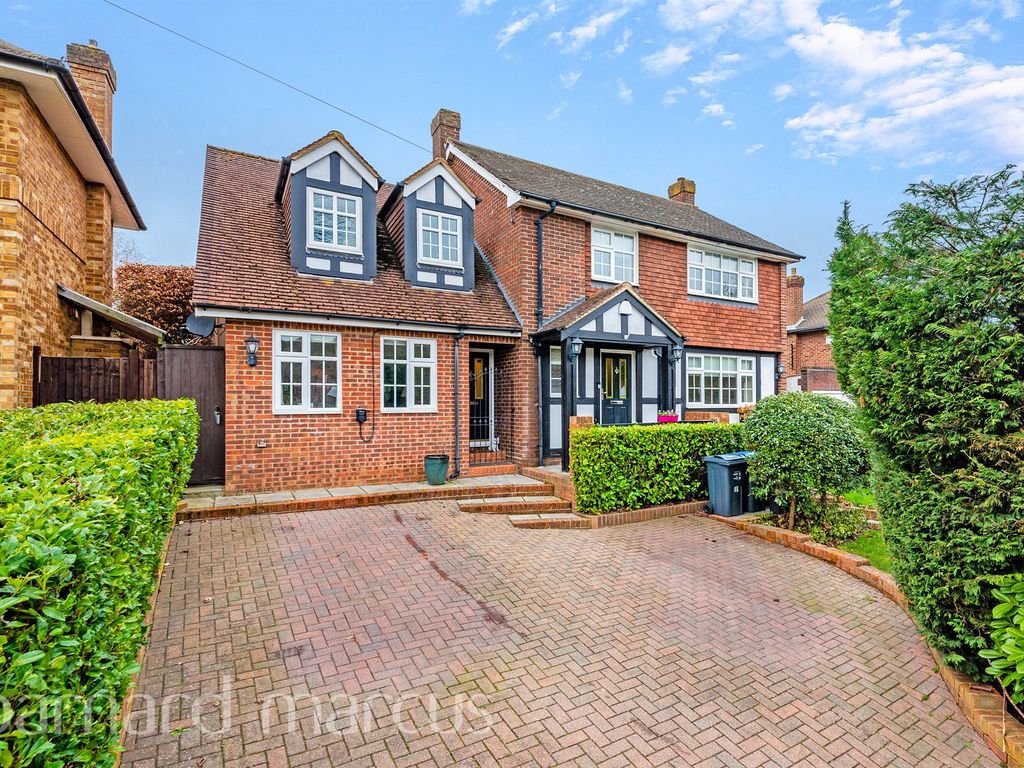 5 bed detached house for sale in Elmfield Way, Sanderstead, South