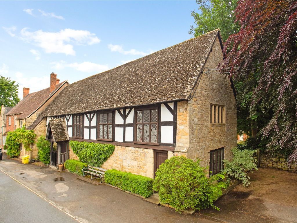 2 bed end terrace house for sale in Main Street, Elmley Castle