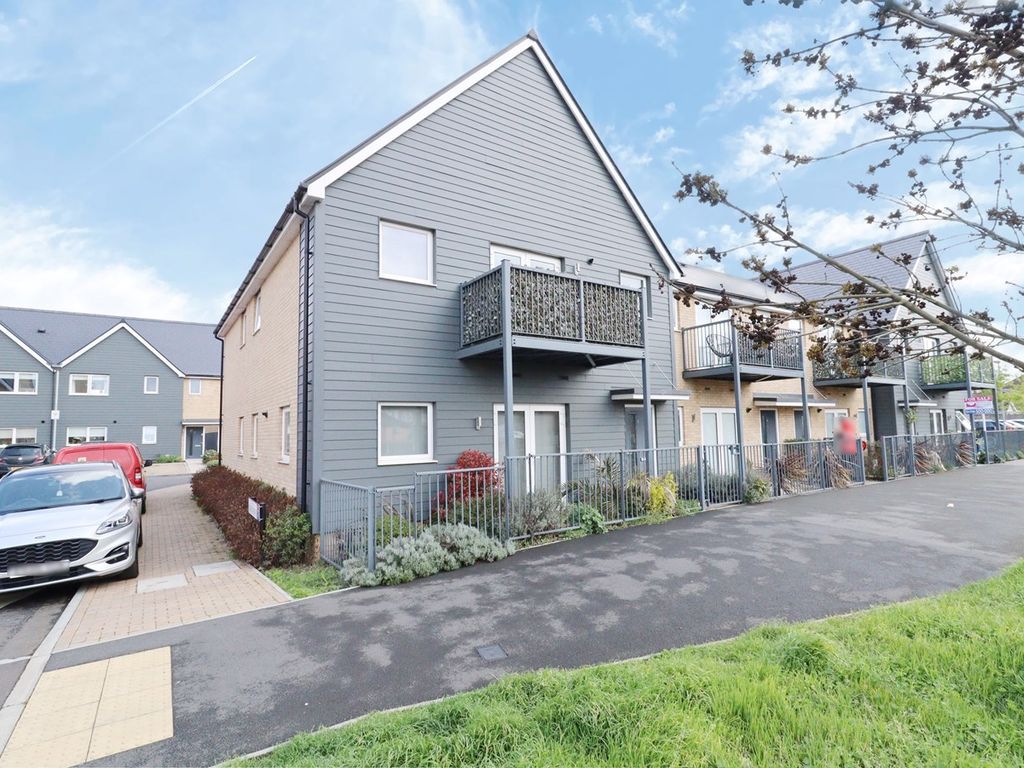 2 bed flat for sale in Haven Road, Rainham RM13 Zoopla