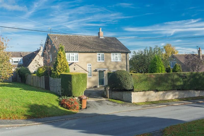 5 bed detached house for sale in Old Road, Kirkbymoorside, York YO62
