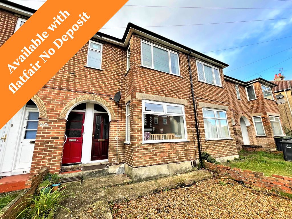 2 bed flat to rent in Brockhurst Road, Gosport, Hampshire PO12, £950