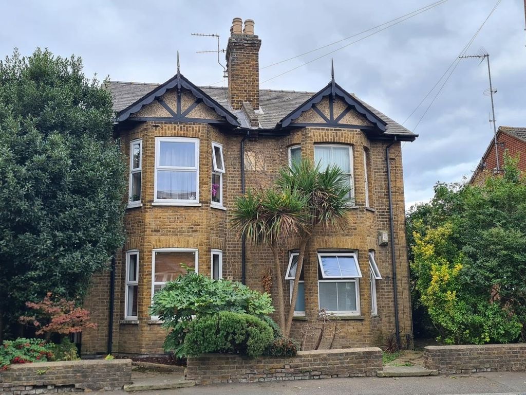 1 bed for sale in High Street, Colnbrook, Slough SL3, £